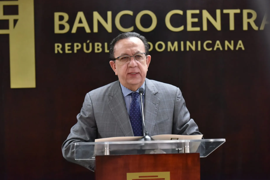 Valdez Albizu: 500 mil dominicanos incorporados al sistema financiero